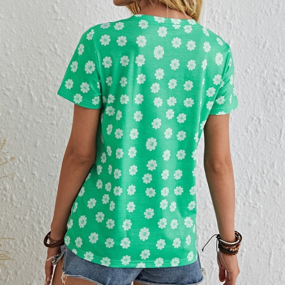 1 XL Left! Mint Green Floral Print V Neck Soft Tee - Picture 5 of 7